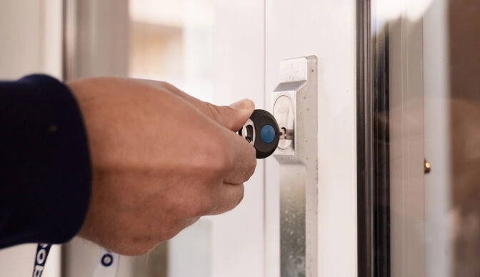 iLOC smalprofilsl&aring;s och nyckel