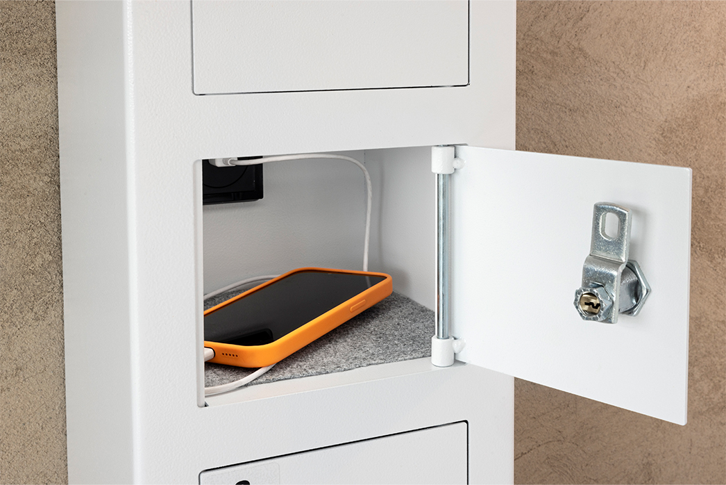 SMÅFACKSKÅP SONESSON MED USB-LADDNING